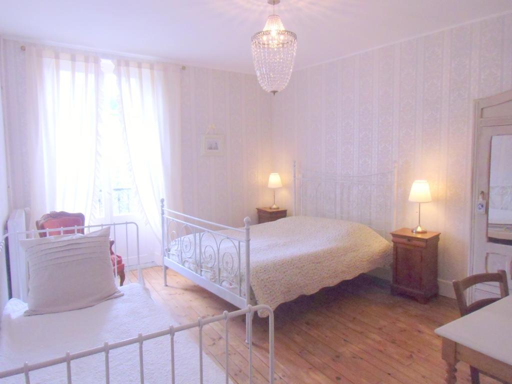 Égliseneuve-dʼEntraigues Hotel De La Providence חדר תמונה