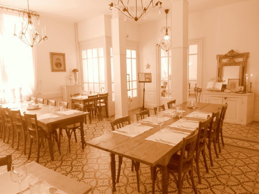 Égliseneuve-dʼEntraigues Hotel De La Providence מראה חיצוני תמונה