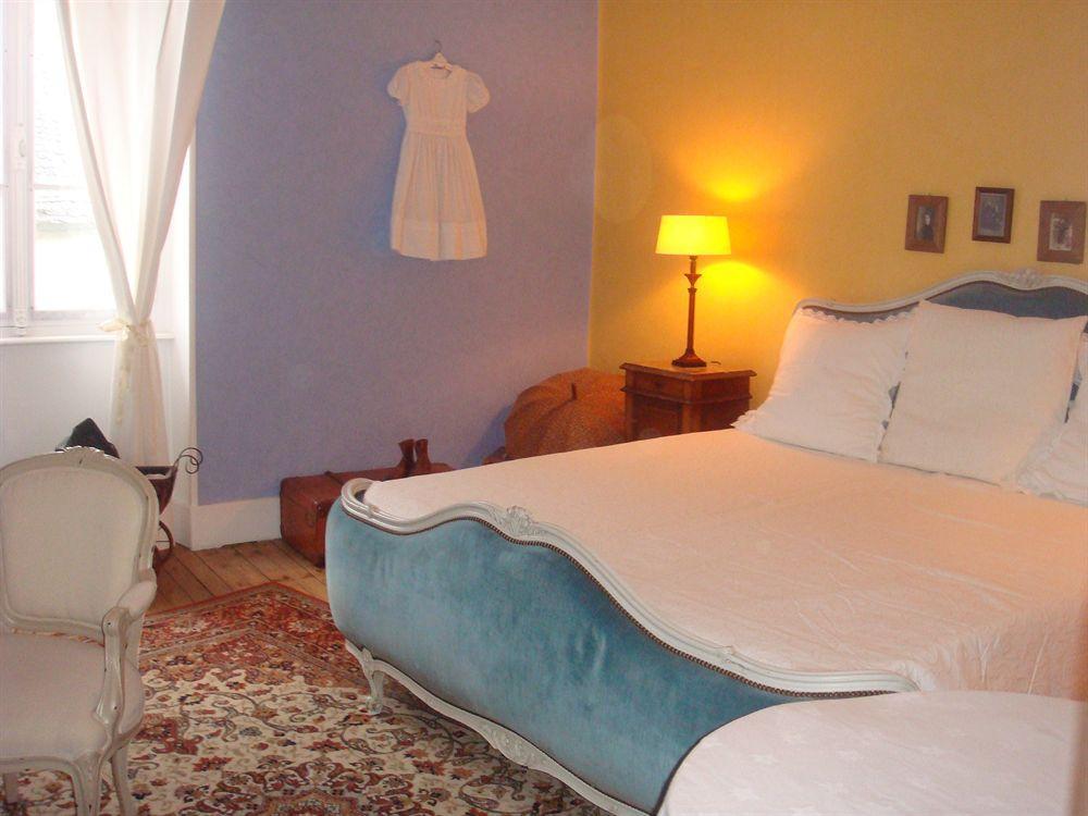 Égliseneuve-dʼEntraigues Hotel De La Providence מראה חיצוני תמונה