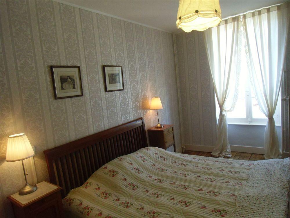 Égliseneuve-dʼEntraigues Hotel De La Providence מראה חיצוני תמונה