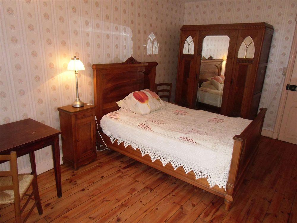 Égliseneuve-dʼEntraigues Hotel De La Providence מראה חיצוני תמונה