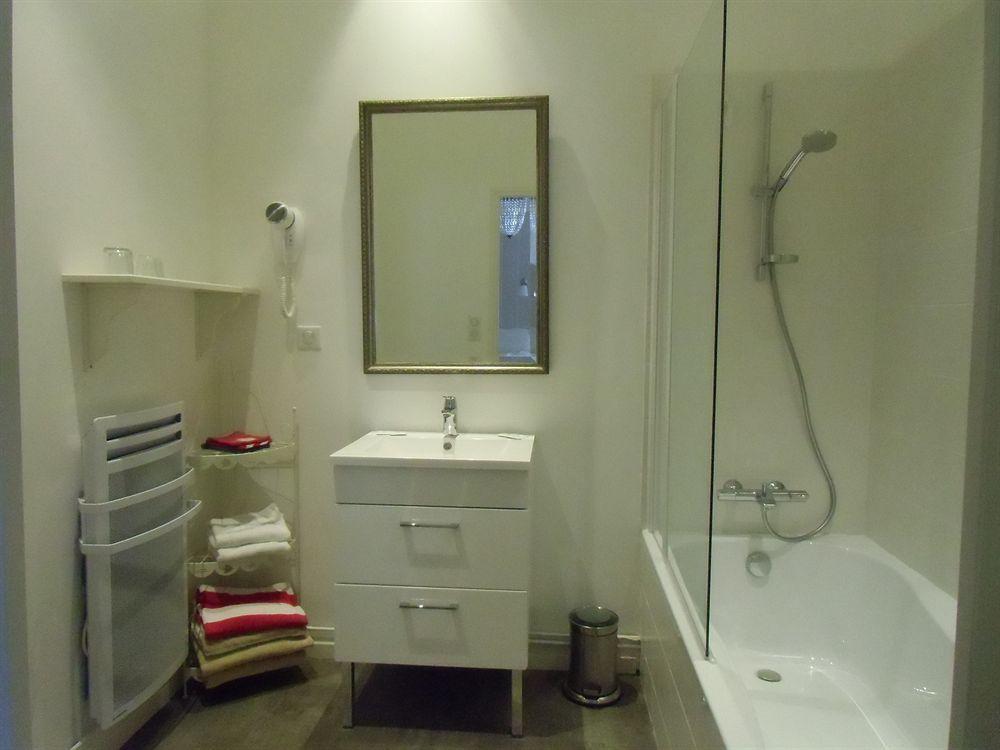 Égliseneuve-dʼEntraigues Hotel De La Providence מראה חיצוני תמונה