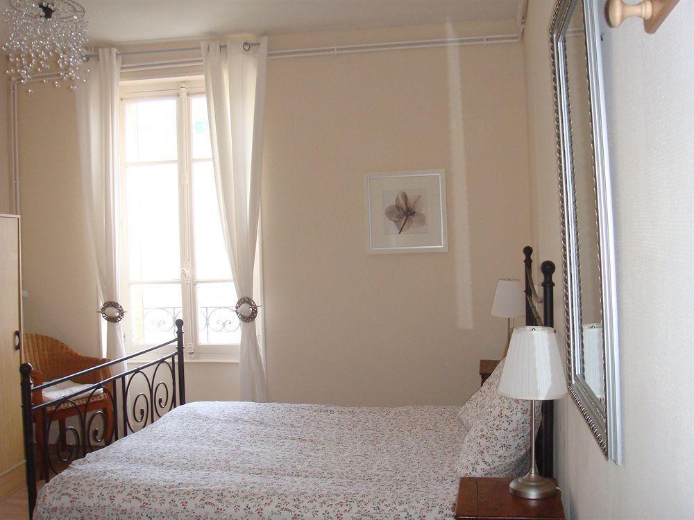 Égliseneuve-dʼEntraigues Hotel De La Providence מראה חיצוני תמונה