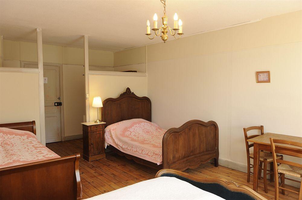 Égliseneuve-dʼEntraigues Hotel De La Providence מראה חיצוני תמונה