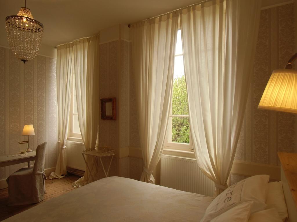 Égliseneuve-dʼEntraigues Hotel De La Providence מראה חיצוני תמונה