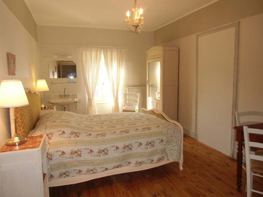 Égliseneuve-dʼEntraigues Hotel De La Providence מראה חיצוני תמונה