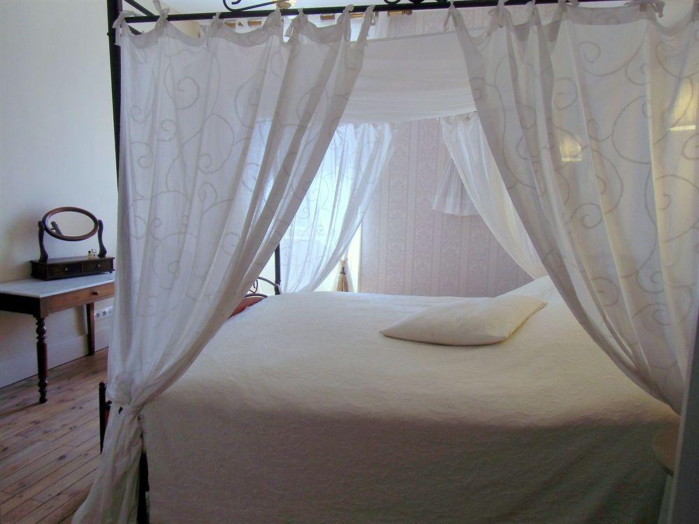 Égliseneuve-dʼEntraigues Hotel De La Providence מראה חיצוני תמונה