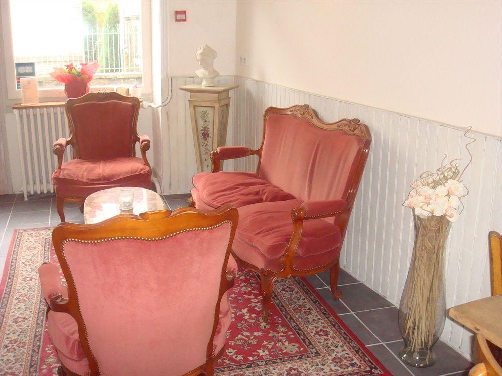 Égliseneuve-dʼEntraigues Hotel De La Providence מראה חיצוני תמונה