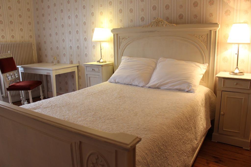 Égliseneuve-dʼEntraigues Hotel De La Providence מראה חיצוני תמונה