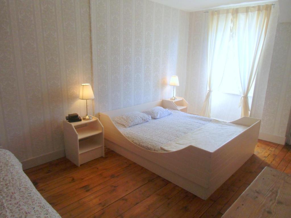 Égliseneuve-dʼEntraigues Hotel De La Providence חדר תמונה