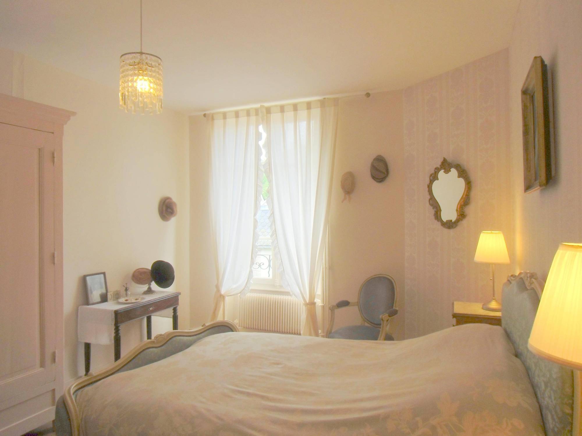 Égliseneuve-dʼEntraigues Hotel De La Providence מראה חיצוני תמונה