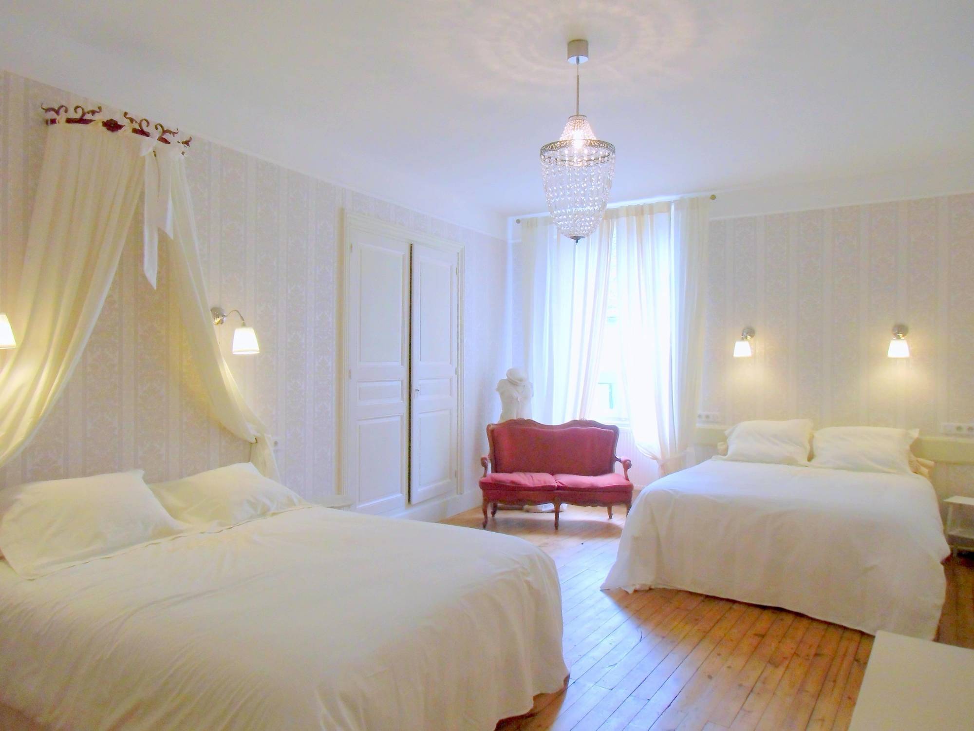 Égliseneuve-dʼEntraigues Hotel De La Providence מראה חיצוני תמונה