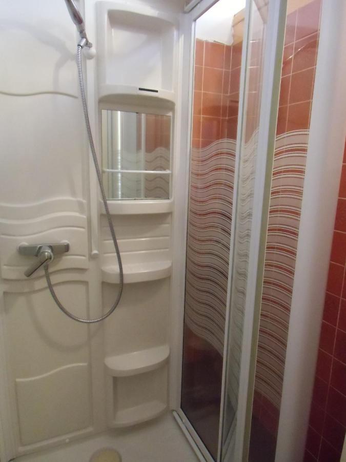 Égliseneuve-dʼEntraigues Hotel De La Providence מראה חיצוני תמונה
